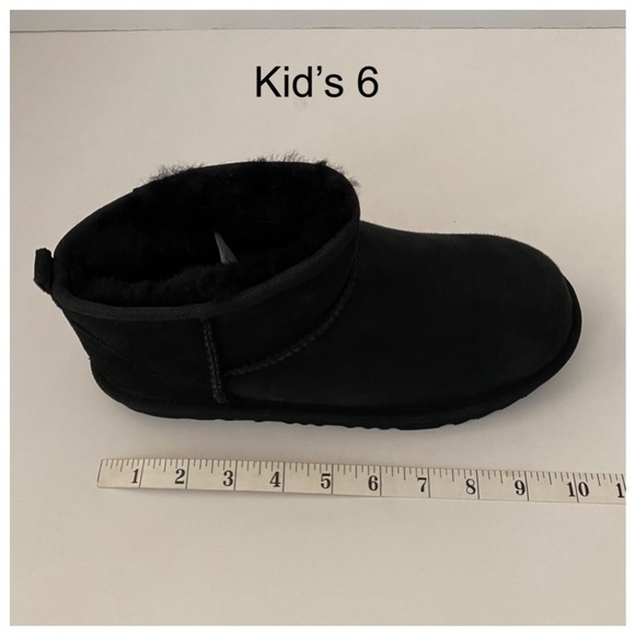 UGG Classic Ultra Mini Boots Kid’s 6 (Will Fit a Women’s 8) NWOB - Picture 9 of 14